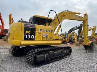 2021-High-Quality-Used-Excavator-Komatsu-PC110-Mini-Excavator-11-Ton-4-6-1